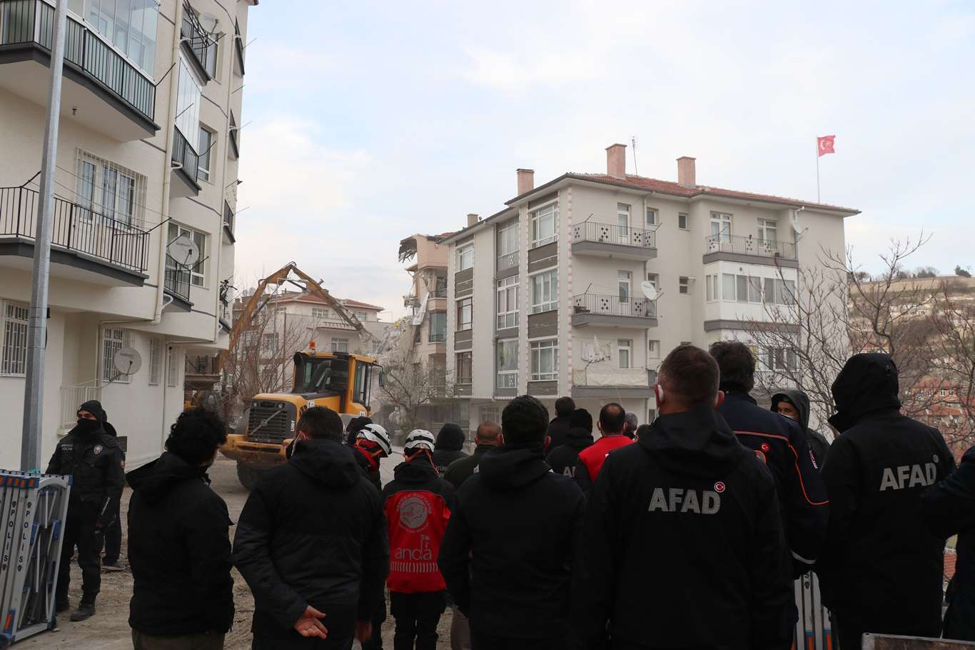 Ankara’da çökme tehlikesi bulunan 21 bina boşaltıldı